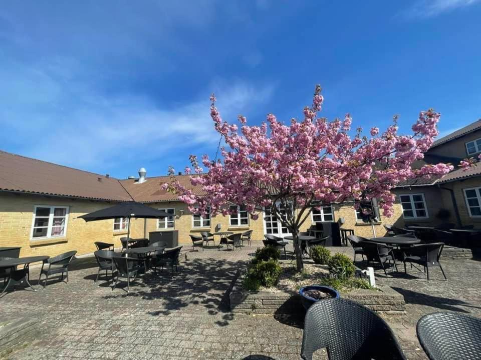 Ronnes Hotel Fjerritslev Екстериор снимка